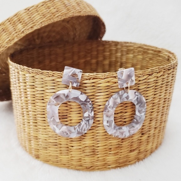 Acrylic Resin Geometric Earrings - Picture 2 of 4